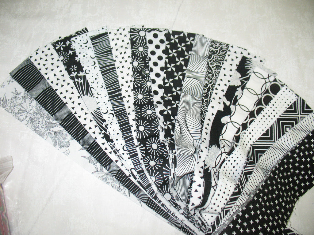 Black and White Strips Set 40 Strips